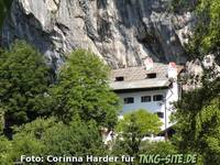 Haus - direkt in den Berg hineingebaut